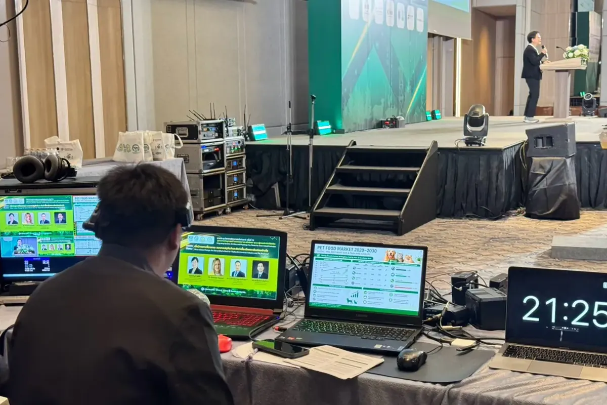 ทีมควบคุมการถ่ายทอดสดและสลับภาพในงาน NASCOT 2026