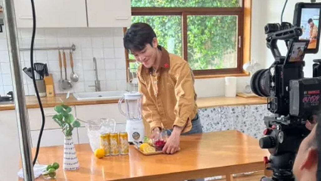 ทีมงาน PubPab ถ่ายทำคอนเทนต์ TikTok รายเดือนให้ลูกค้าในสตูดิโอ